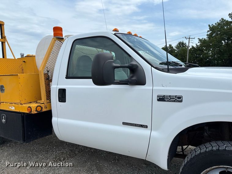 image for item DZ4614 2002 Ford  F550 Super Duty XL drilling rig truck