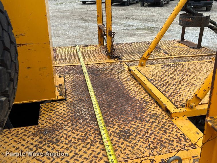image for item DZ4614 2002 Ford  F550 Super Duty XL drilling rig truck