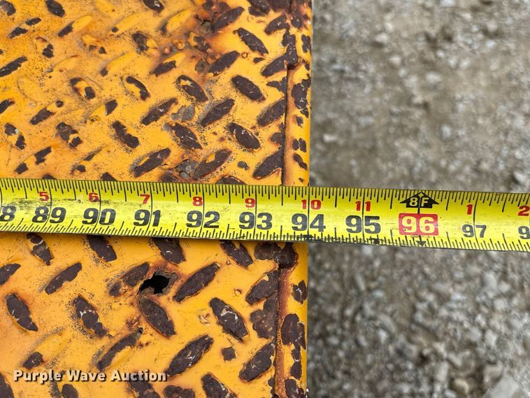 image for item DZ4614 2002 Ford  F550 Super Duty XL drilling rig truck