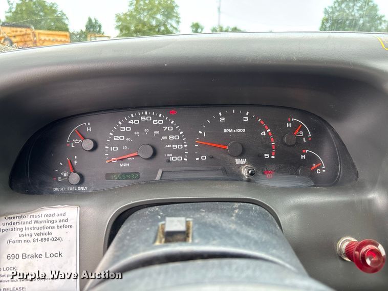 image for item DZ4614 2002 Ford  F550 Super Duty XL drilling rig truck