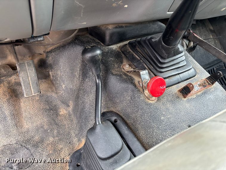 image for item DZ4614 2002 Ford  F550 Super Duty XL drilling rig truck