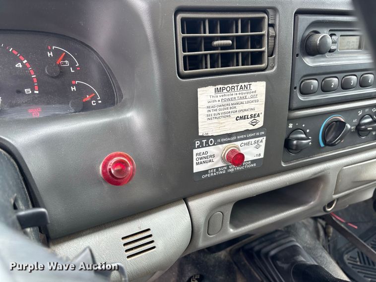 image for item DZ4614 2002 Ford  F550 Super Duty XL drilling rig truck