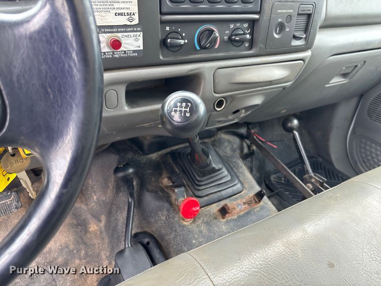 image for item DZ4614 2002 Ford  F550 Super Duty XL drilling rig truck