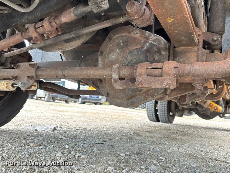 image for item DZ4614 2002 Ford  F550 Super Duty XL drilling rig truck