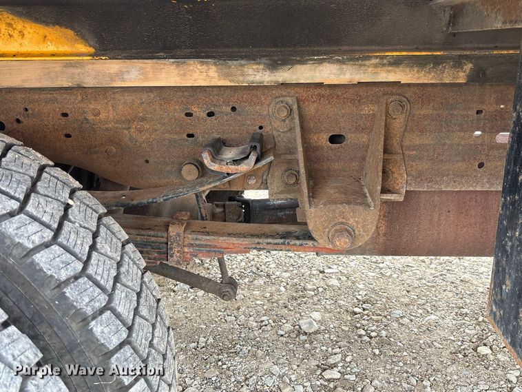 image for item DZ4614 2002 Ford  F550 Super Duty XL drilling rig truck