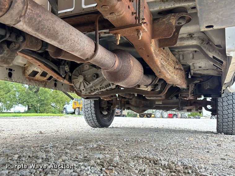 image for item DZ4614 2002 Ford  F550 Super Duty XL drilling rig truck