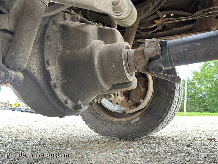 image for item DZ4614 2002 Ford  F550 Super Duty XL drilling rig truck