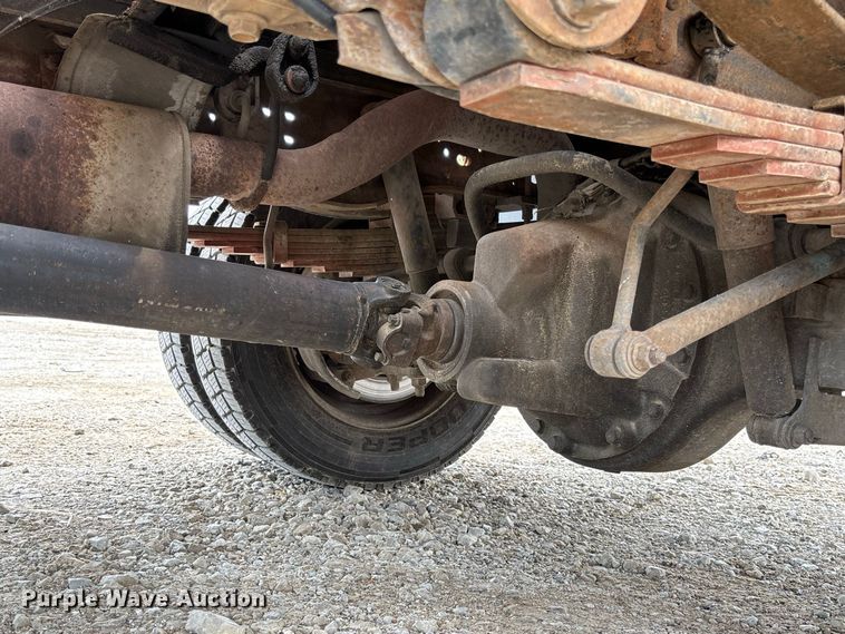 image for item DZ4614 2002 Ford  F550 Super Duty XL drilling rig truck