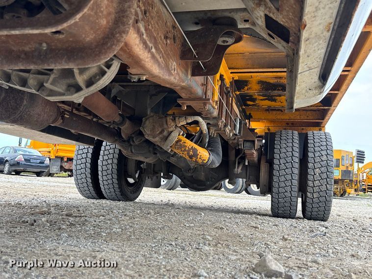 image for item DZ4614 2002 Ford  F550 Super Duty XL drilling rig truck