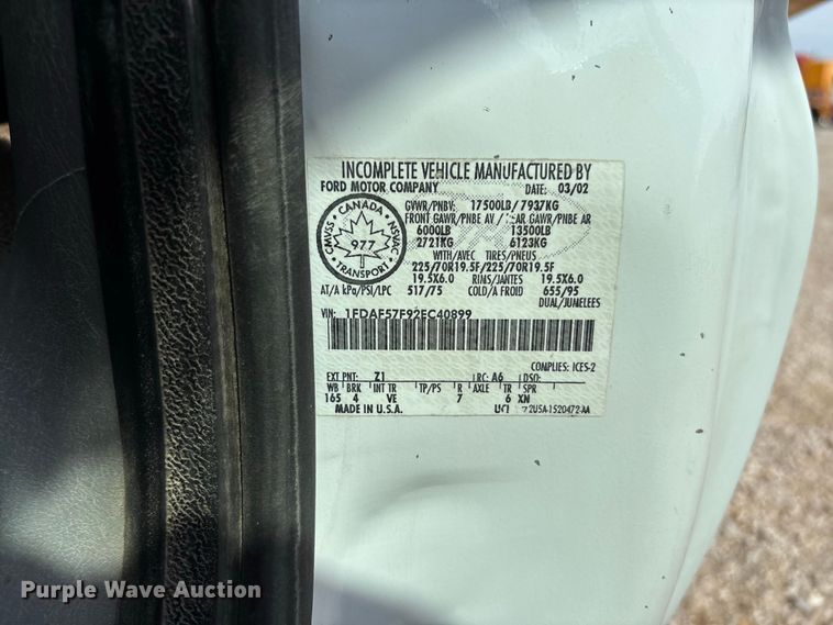 image for item DZ4614 2002 Ford  F550 Super Duty XL drilling rig truck