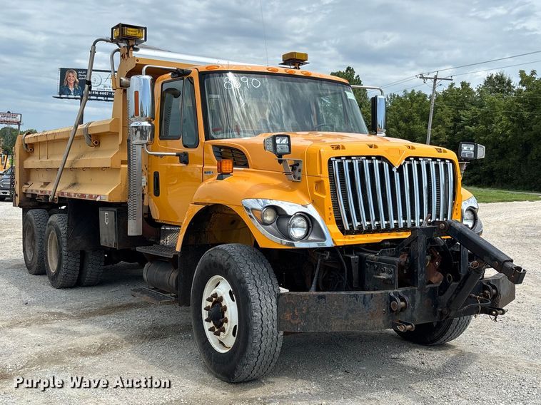 image for item DZ4615 2010 International  7500 dump truck