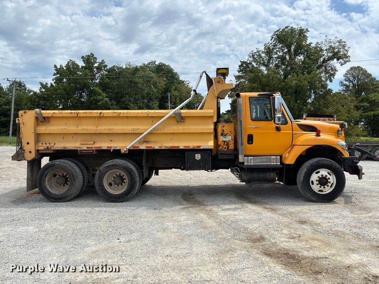 image for item DZ4615 2010 International  7500 dump truck