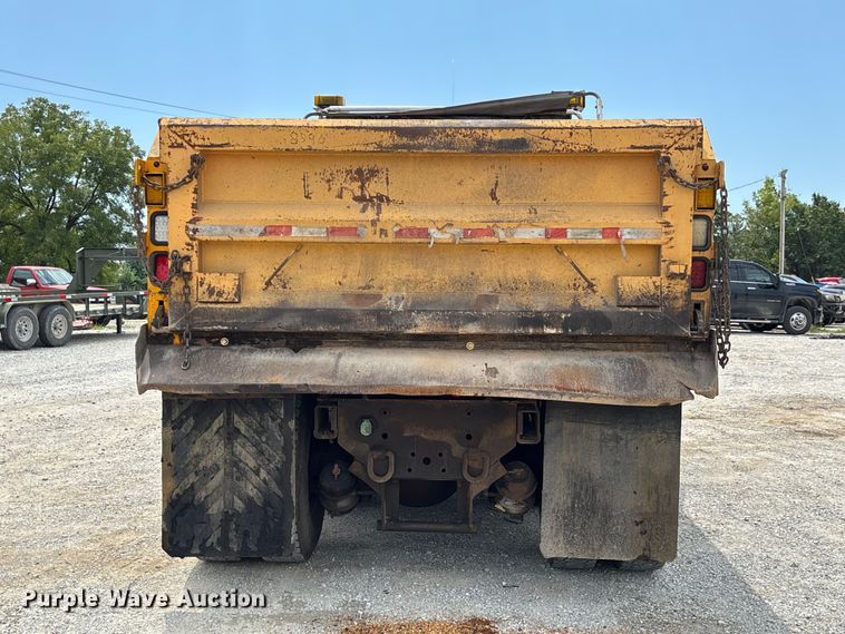 image for item DZ4615 2010 International  7500 dump truck