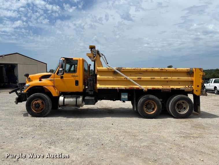 image for item DZ4615 2010 International  7500 dump truck