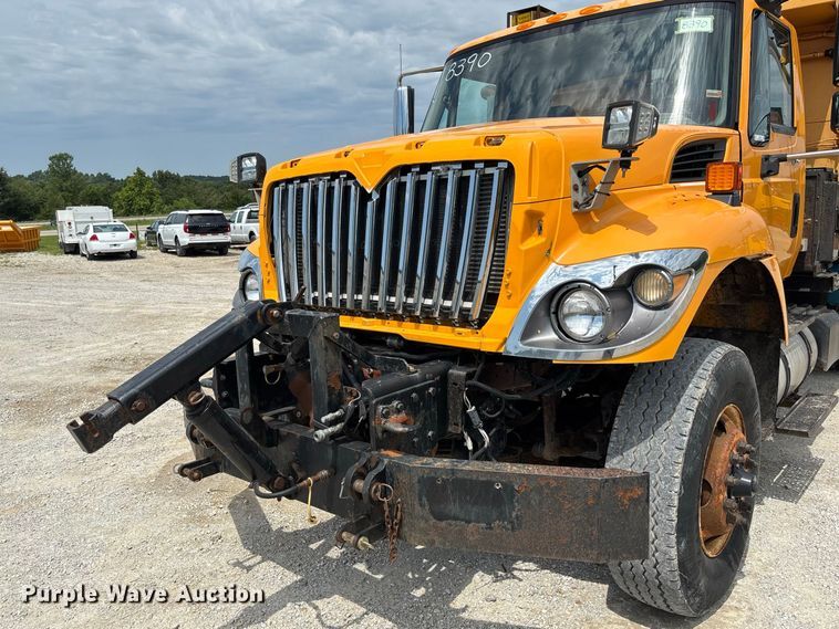 image for item DZ4615 2010 International  7500 dump truck