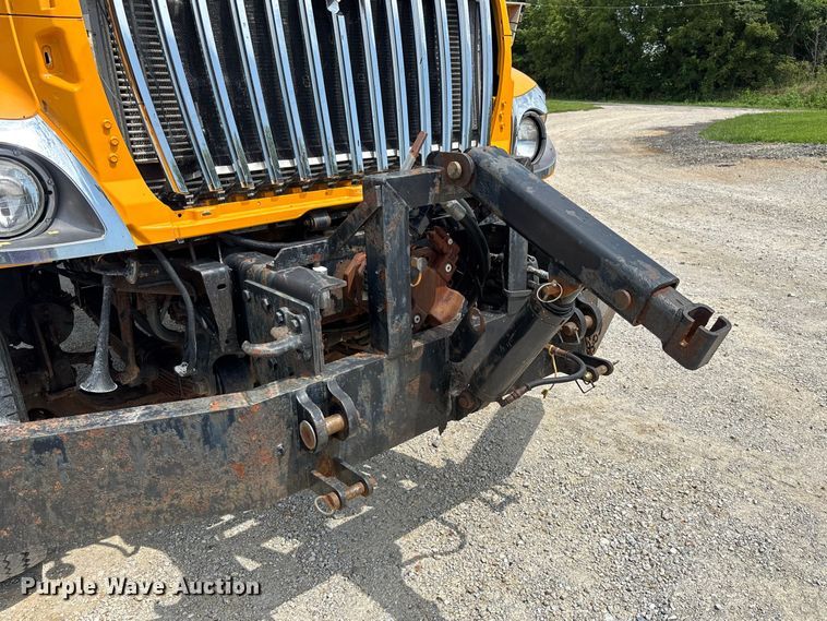image for item DZ4615 2010 International  7500 dump truck