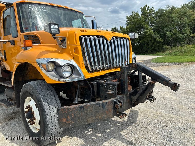 image for item DZ4615 2010 International  7500 dump truck