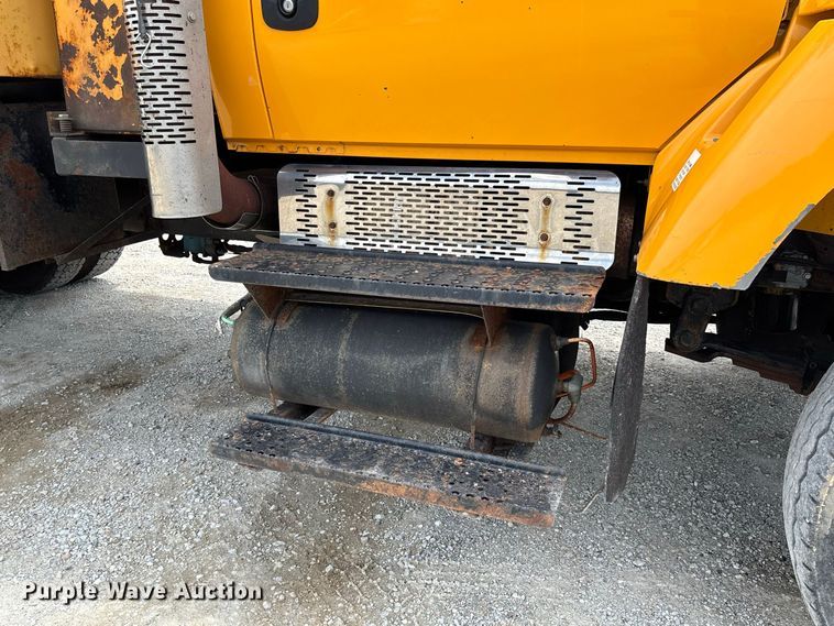 image for item DZ4615 2010 International  7500 dump truck