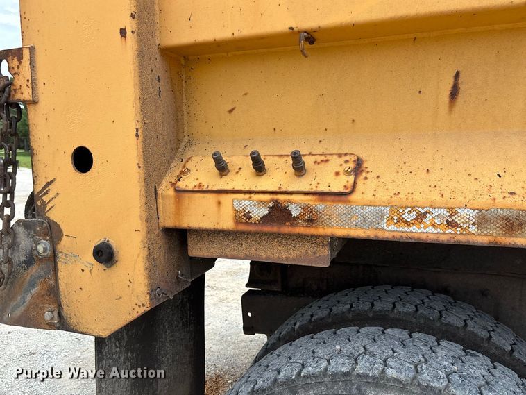 image for item DZ4615 2010 International  7500 dump truck