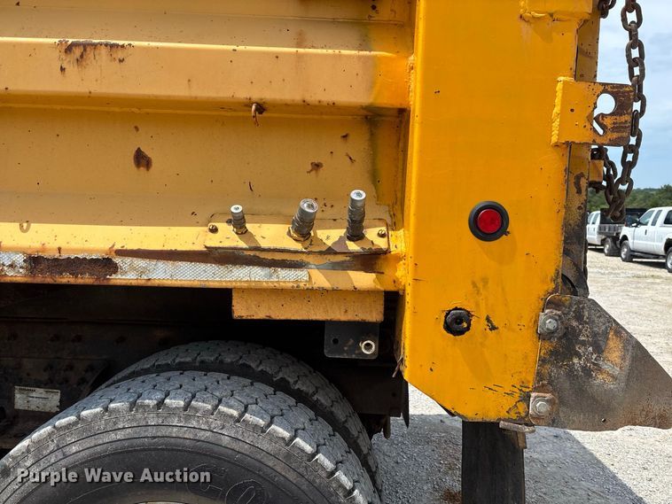 image for item DZ4615 2010 International  7500 dump truck