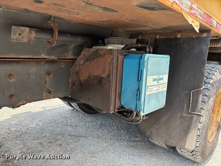 image for item DZ4615 2010 International  7500 dump truck