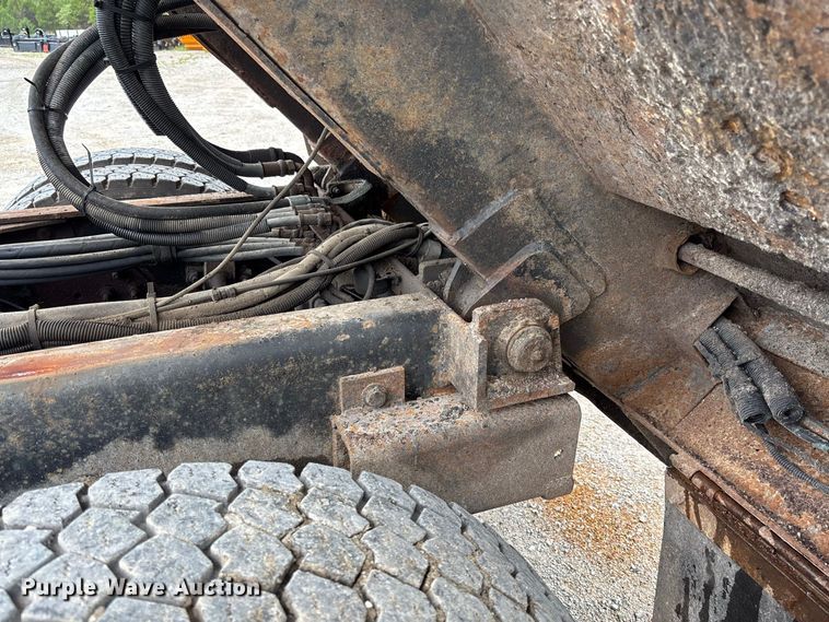 image for item DZ4615 2010 International  7500 dump truck