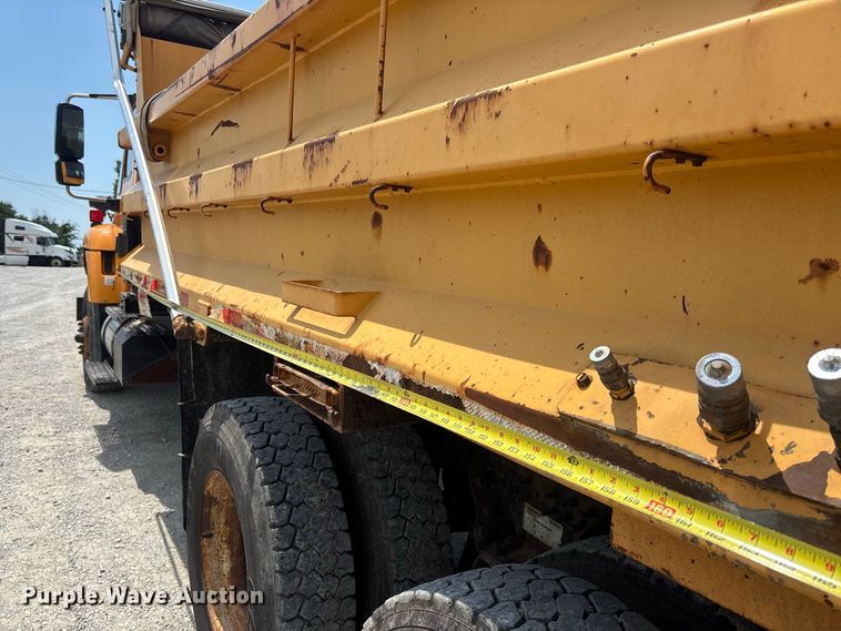 image for item DZ4615 2010 International  7500 dump truck