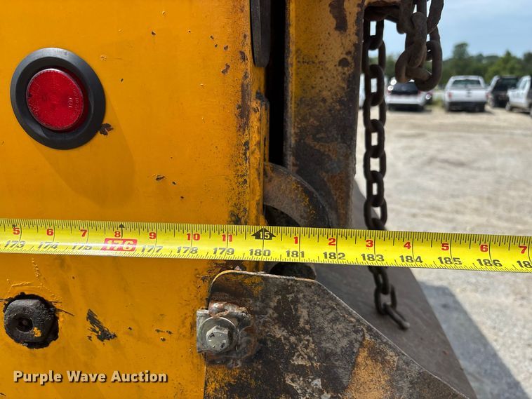 image for item DZ4615 2010 International  7500 dump truck