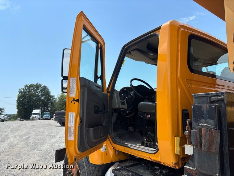 image for item DZ4615 2010 International  7500 dump truck