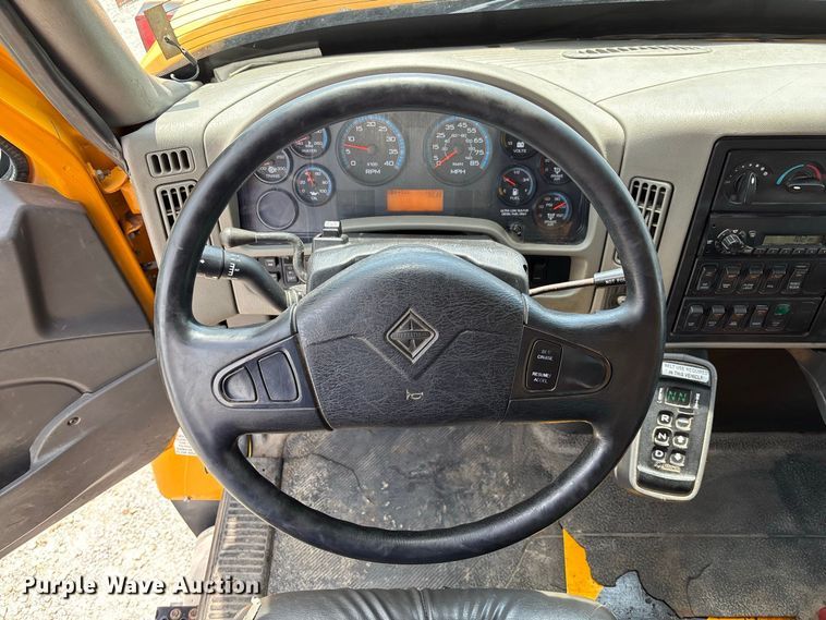 image for item DZ4615 2010 International  7500 dump truck