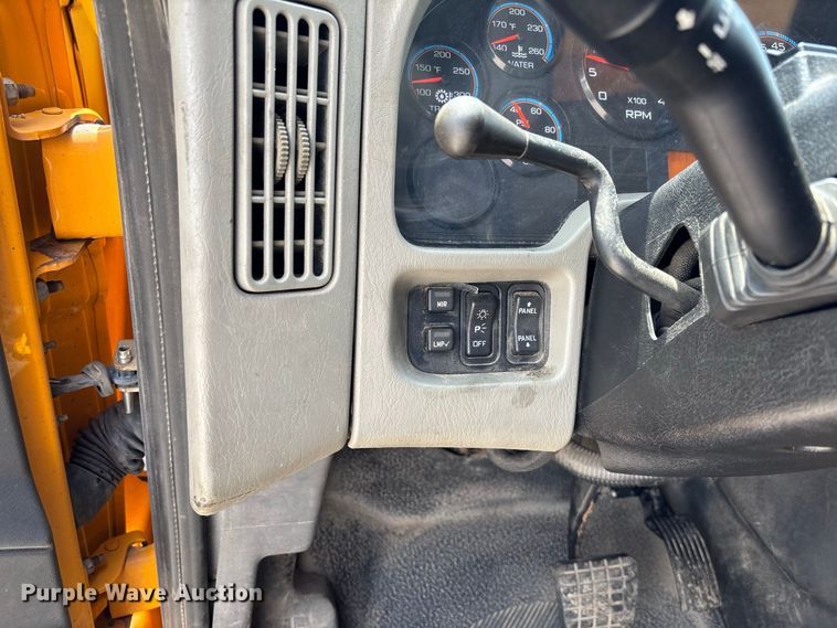 image for item DZ4615 2010 International  7500 dump truck
