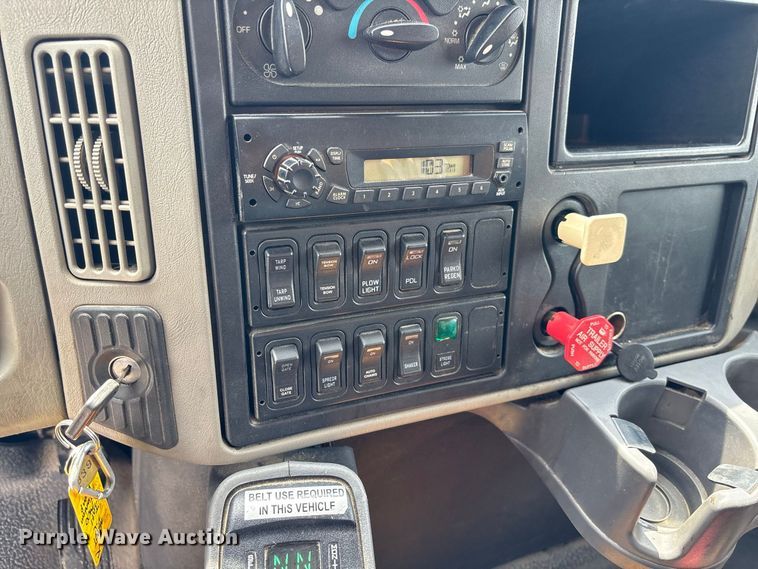 image for item DZ4615 2010 International  7500 dump truck
