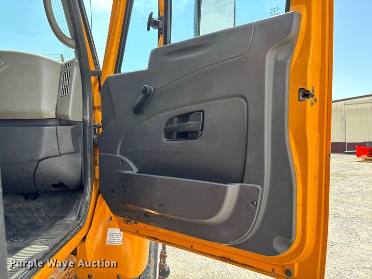 image for item DZ4615 2010 International  7500 dump truck