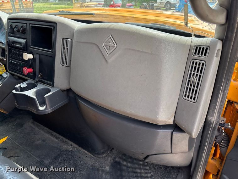 image for item DZ4615 2010 International  7500 dump truck