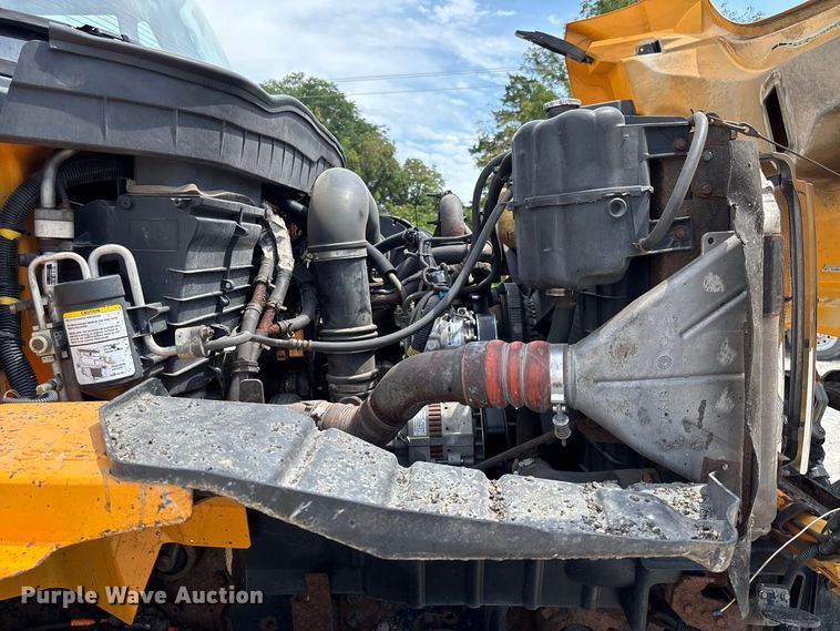 image for item DZ4615 2010 International  7500 dump truck