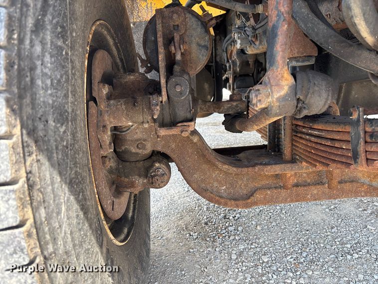 image for item DZ4615 2010 International  7500 dump truck