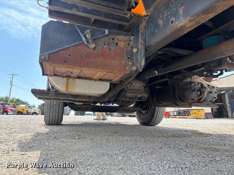 image for item DZ4615 2010 International  7500 dump truck