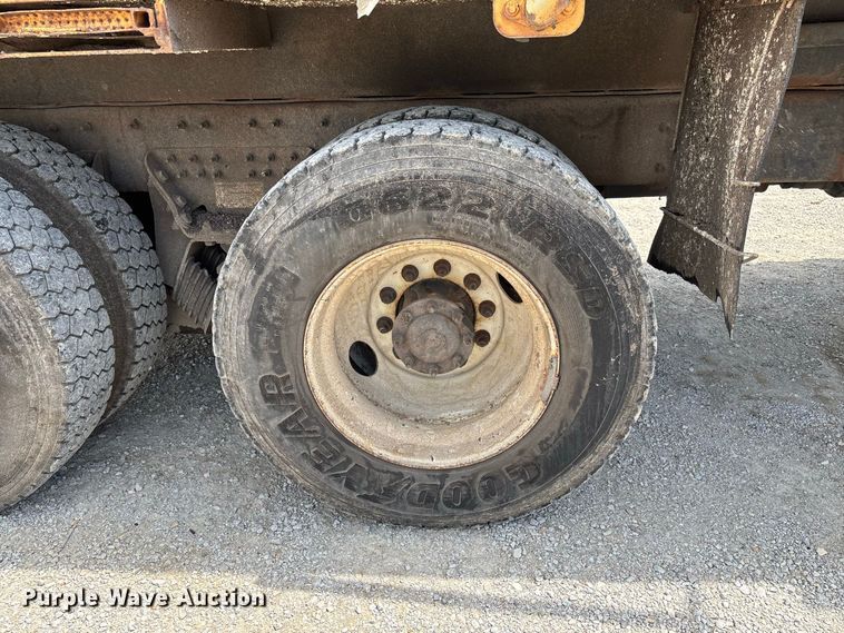 image for item DZ4615 2010 International  7500 dump truck