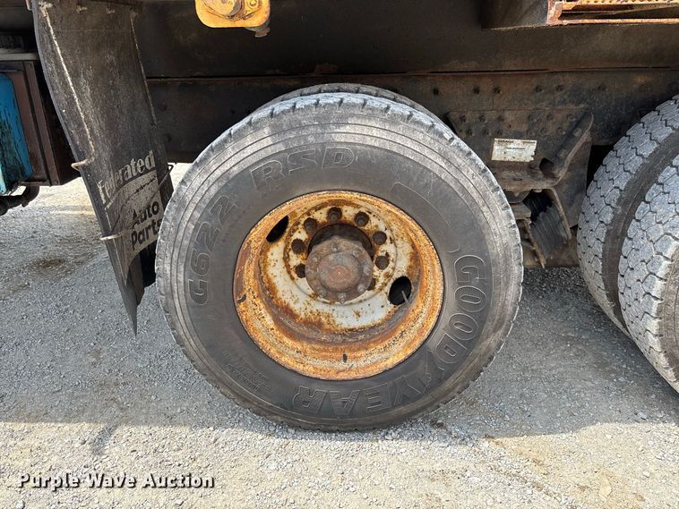 image for item DZ4615 2010 International  7500 dump truck