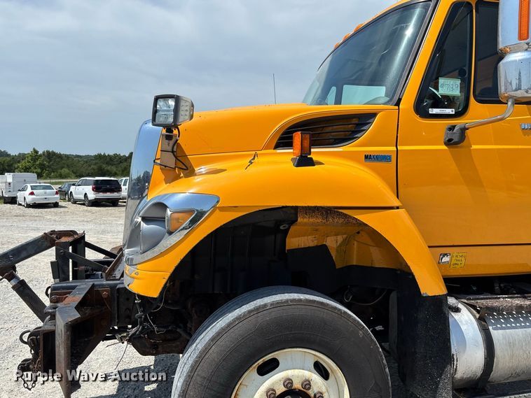 image for item DZ4616 2012 International  7500 dump truck