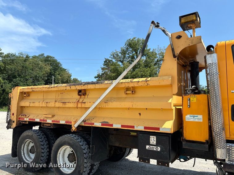 image for item DZ4616 2012 International  7500 dump truck