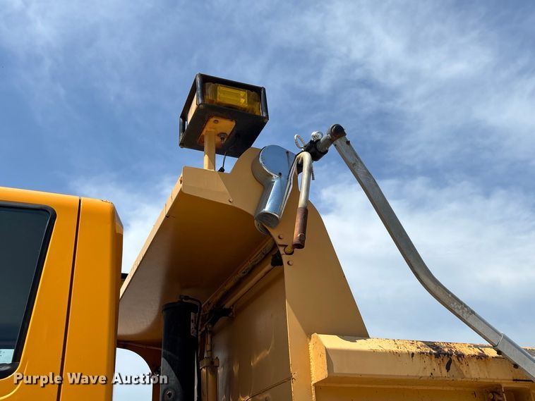 image for item DZ4616 2012 International  7500 dump truck