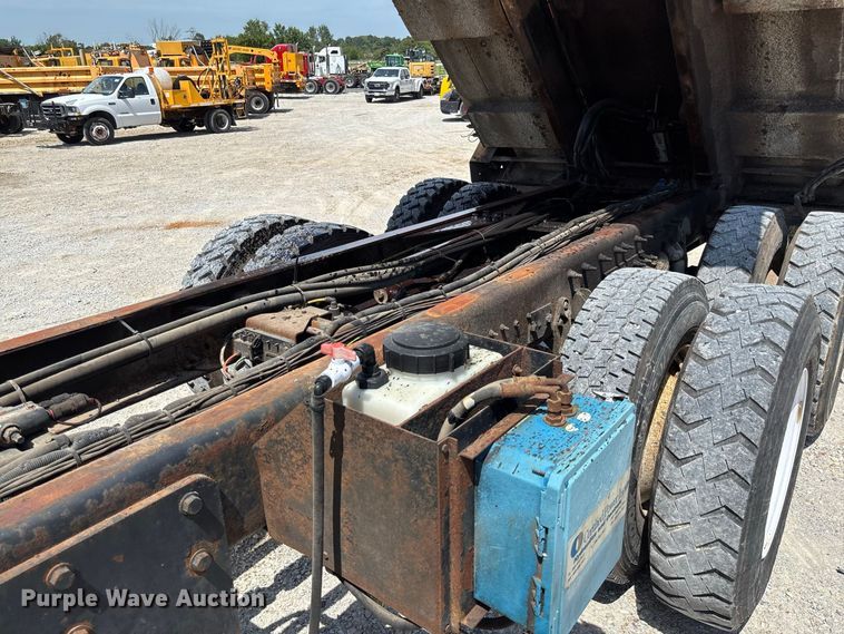 image for item DZ4616 2012 International  7500 dump truck