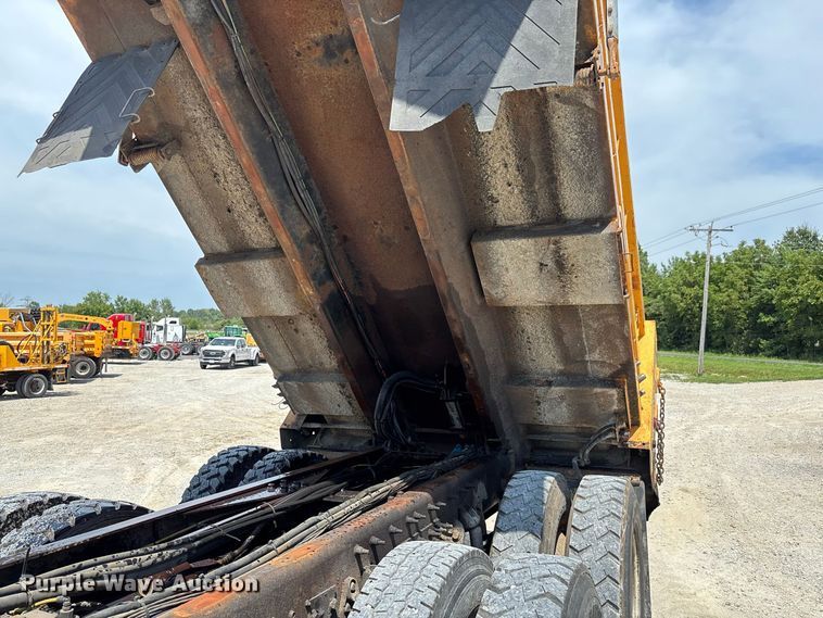 image for item DZ4616 2012 International  7500 dump truck