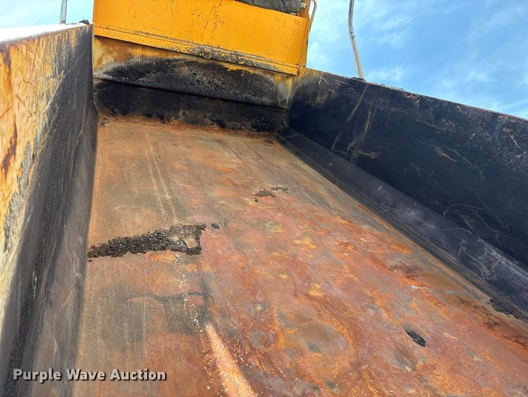 image for item DZ4616 2012 International  7500 dump truck