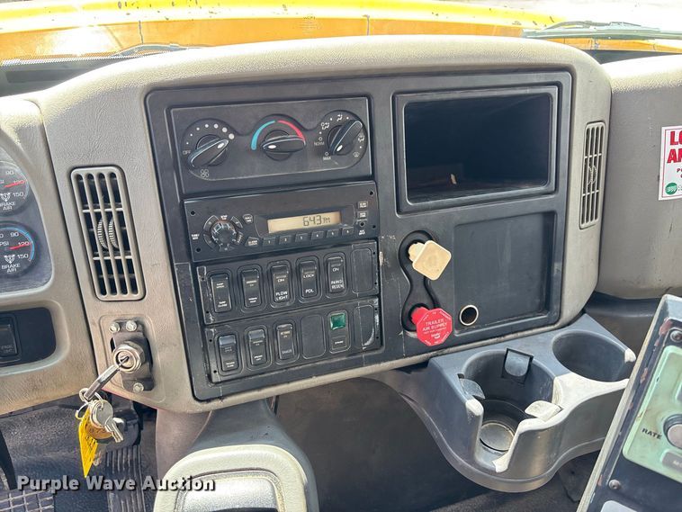image for item DZ4616 2012 International  7500 dump truck