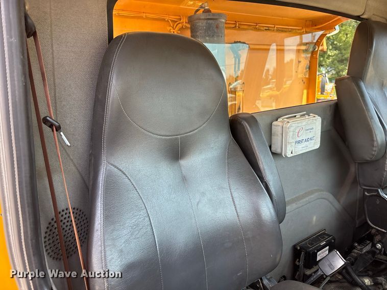 image for item DZ4616 2012 International  7500 dump truck