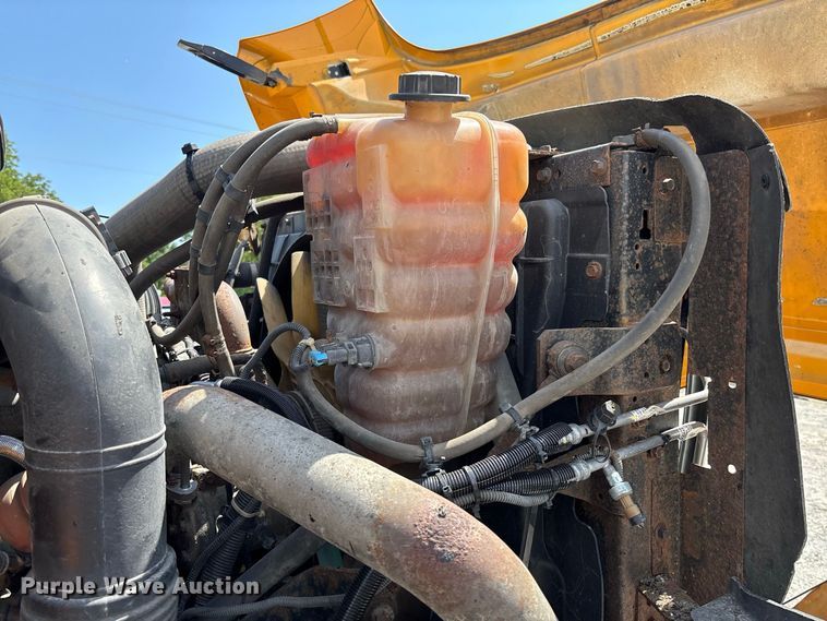 image for item DZ4616 2012 International  7500 dump truck