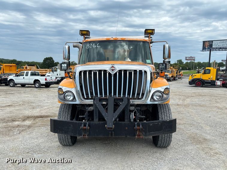 image for item DZ4617 2010 International  7400 dump truck