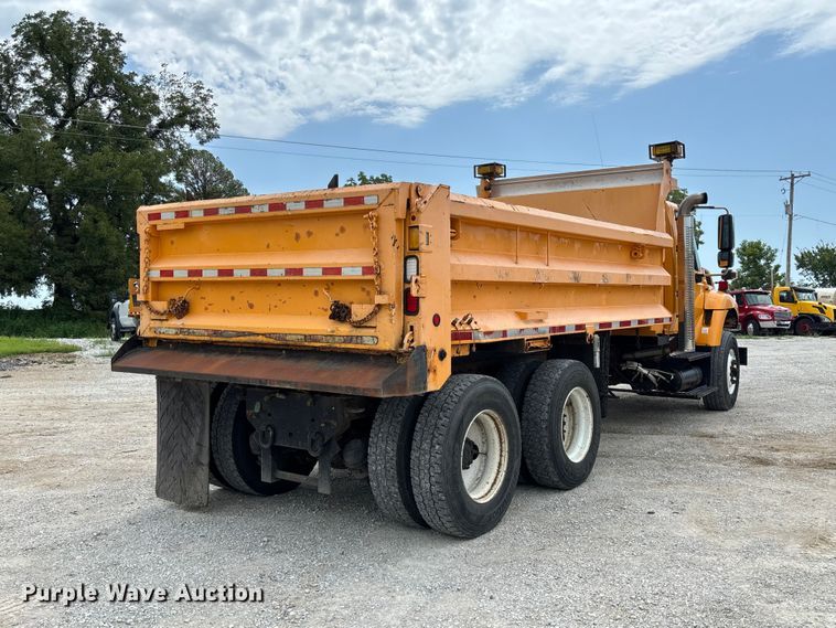 image for item DZ4617 2010 International  7400 dump truck